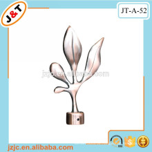 Installieren Sie Duschvorhang Stange Set mit dekorativen Metall Blume Finials